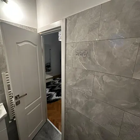 Apartment Popi 1 *
